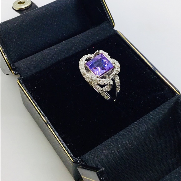 Ladies Amethyst and Diamond Ring - Picture 2 of 2